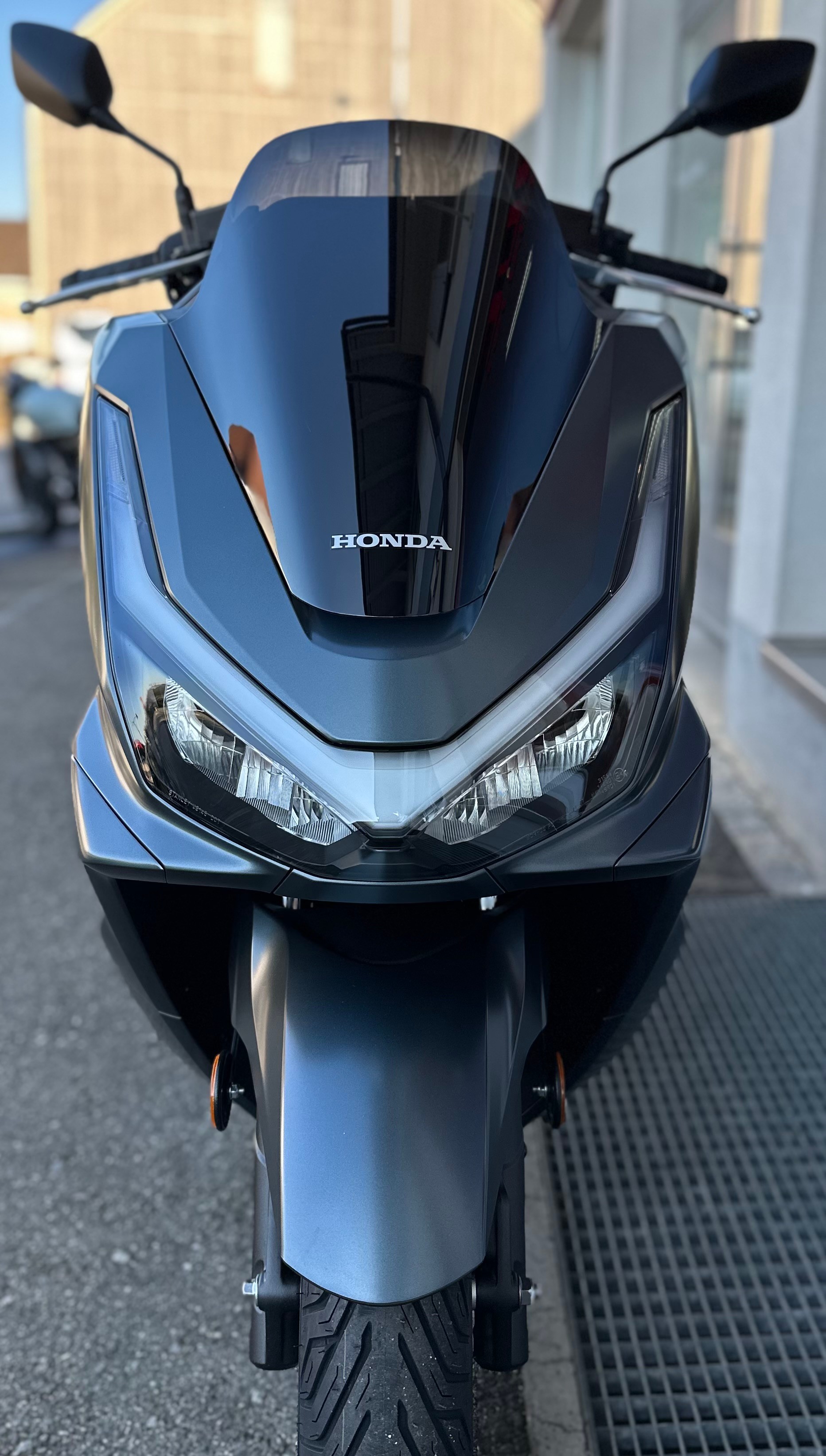 HONDA PCX 125 DX - TFT Konnektivität-showroom-element-1