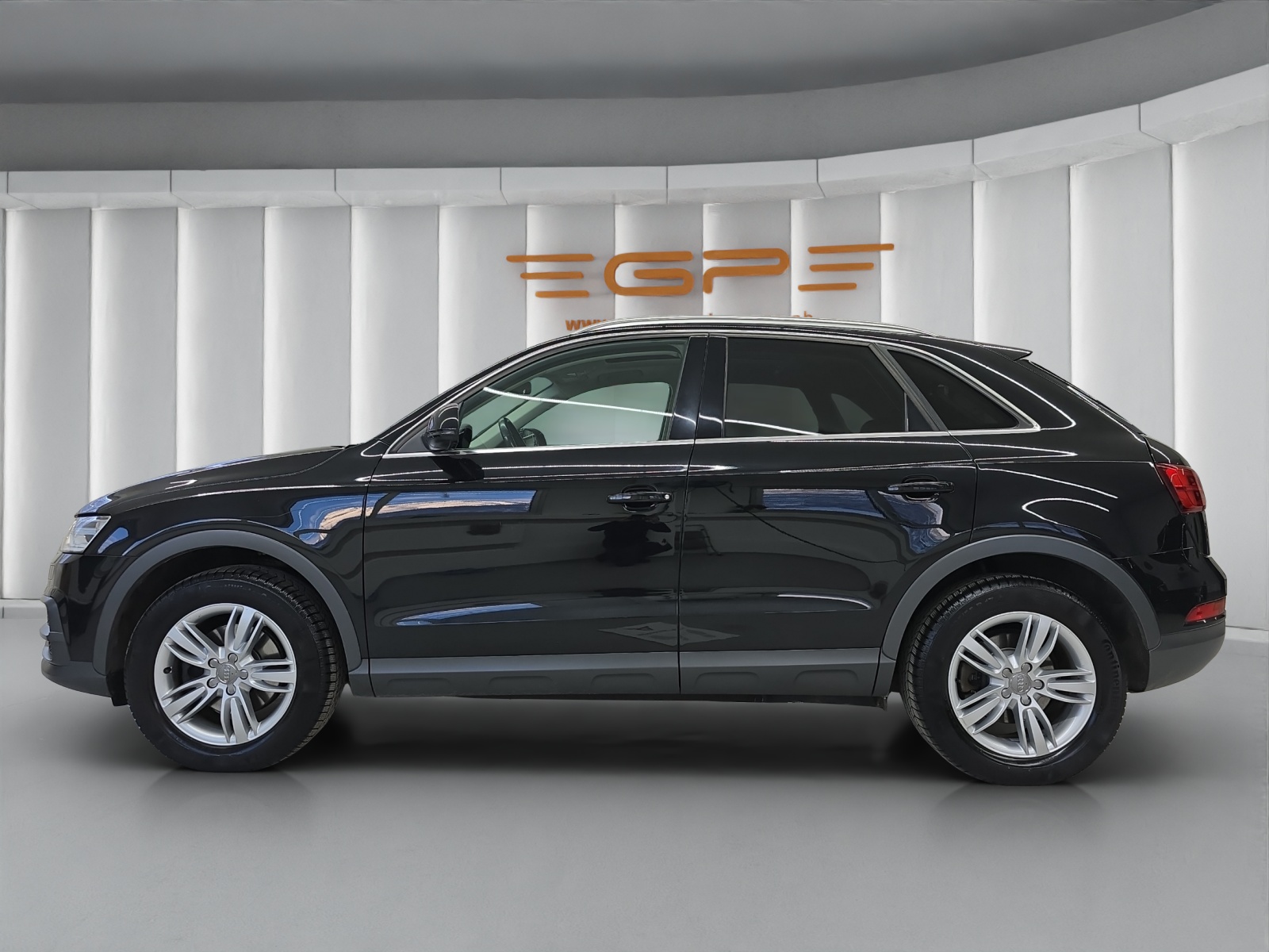 AUDI Q3 2.0 TDI 150 Design quattro-image-3