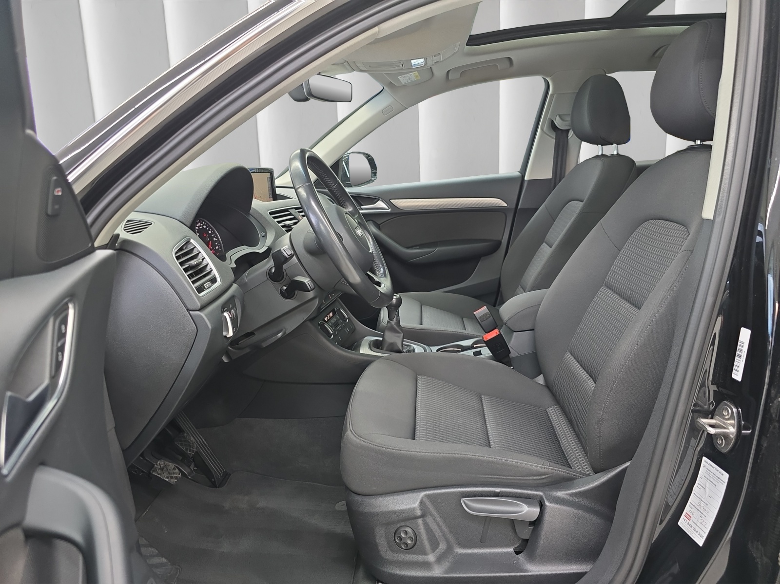 AUDI Q3 2.0 TDI 150 Design quattro-image-10