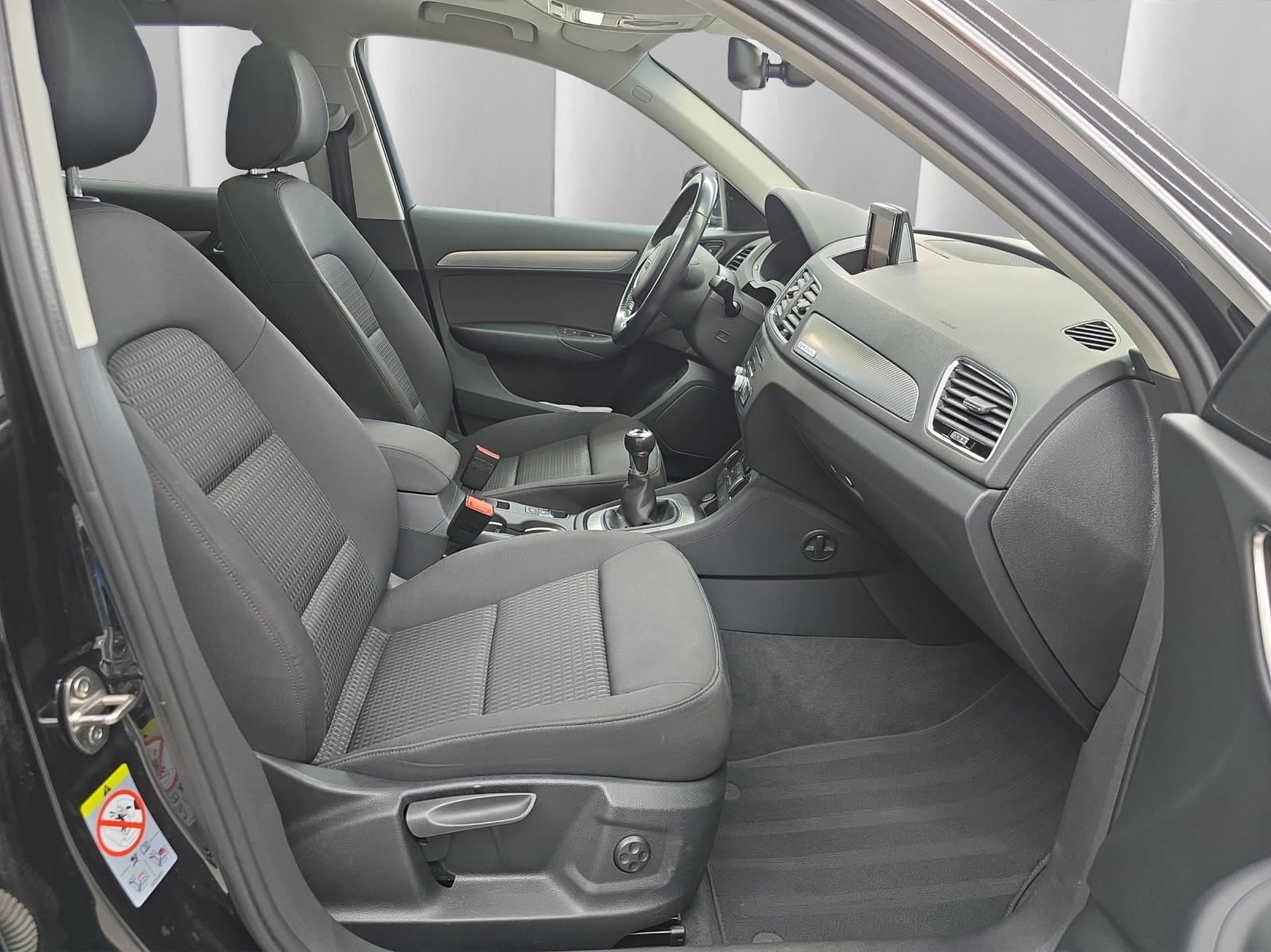 AUDI Q3 2.0 TDI 150 Design quattro-image-11