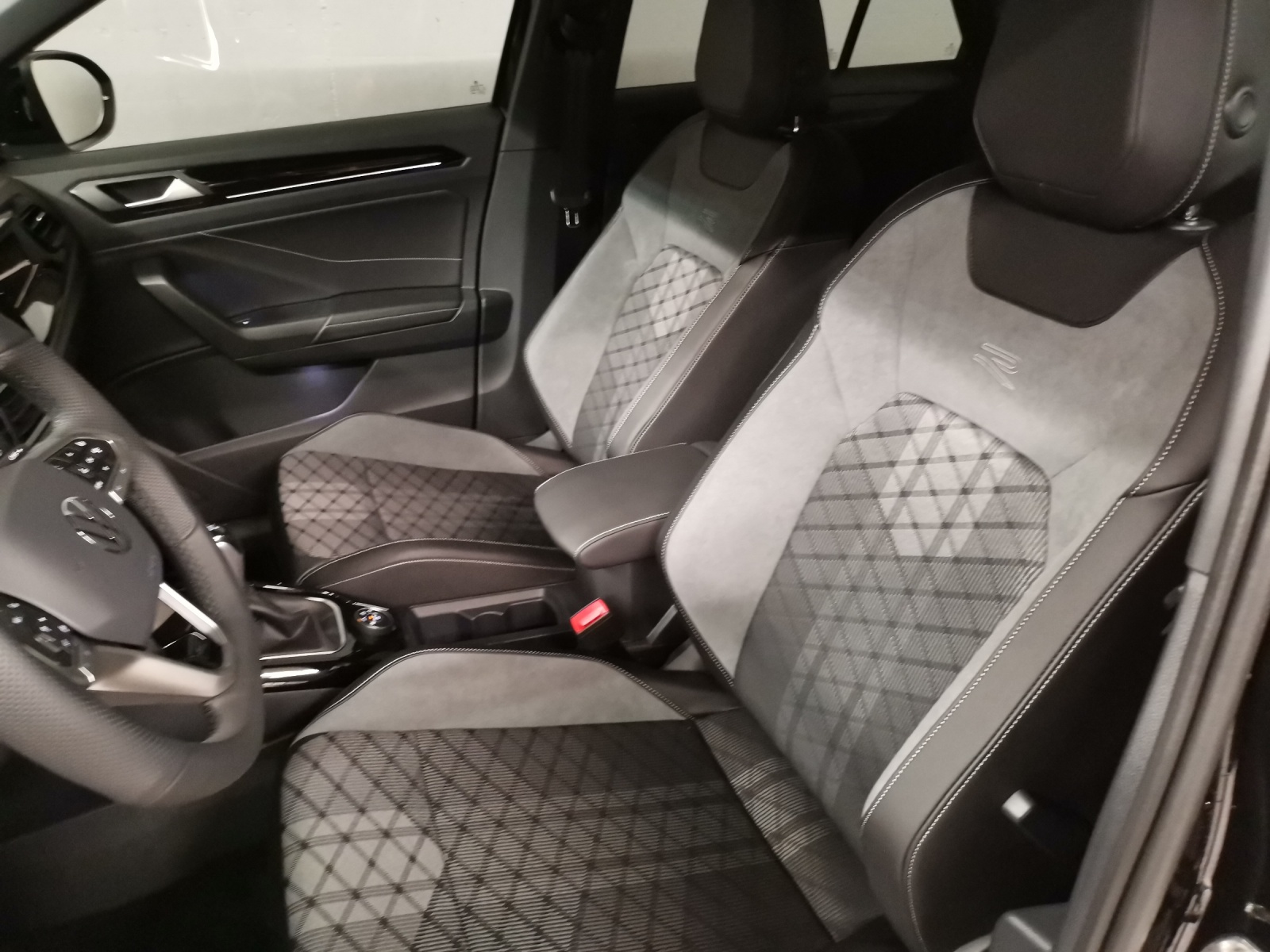 VW T-Roc 2.0 TSI R-Line DSG 4motion-image-13