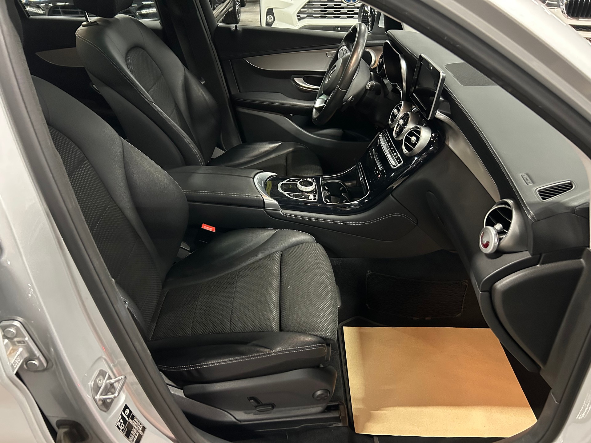 MERCEDES-BENZ GLC 250 Exclusive 4Matic 9G-Tronic-image-15