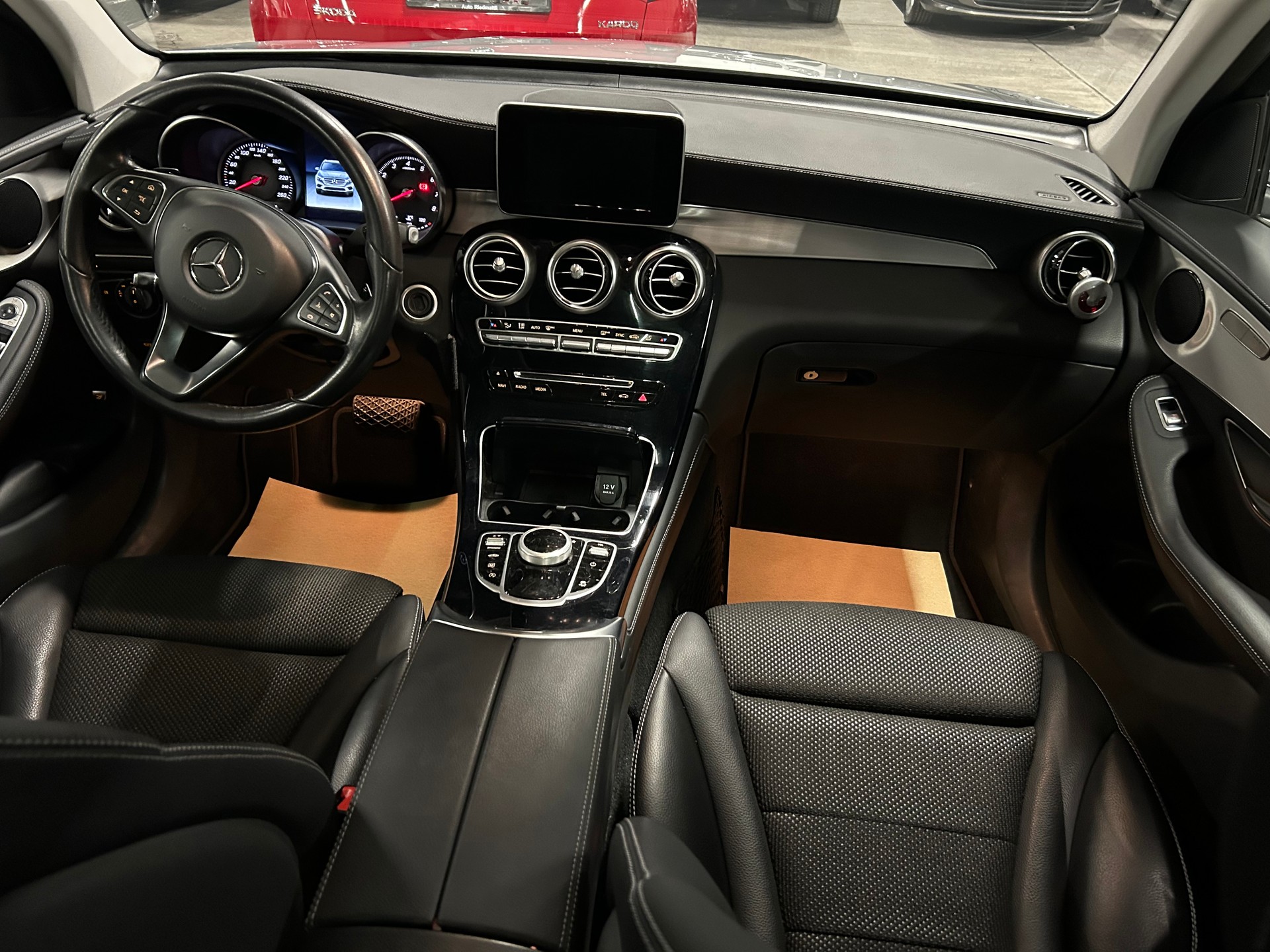 MERCEDES-BENZ GLC 250 Exclusive 4Matic 9G-Tronic-image-13