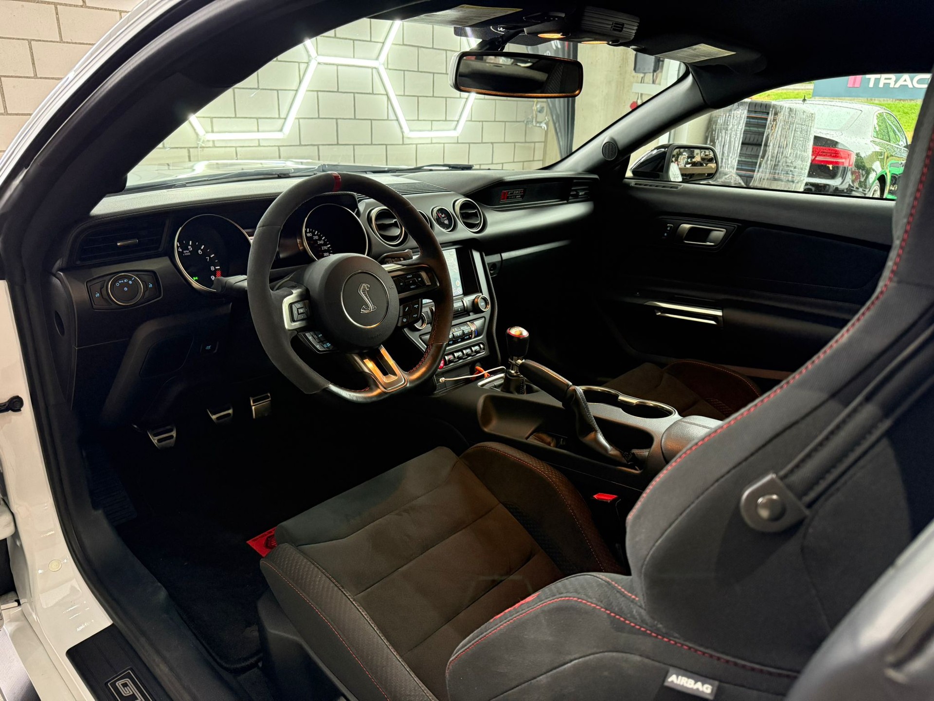 FORD Shelby GT350R-image-6