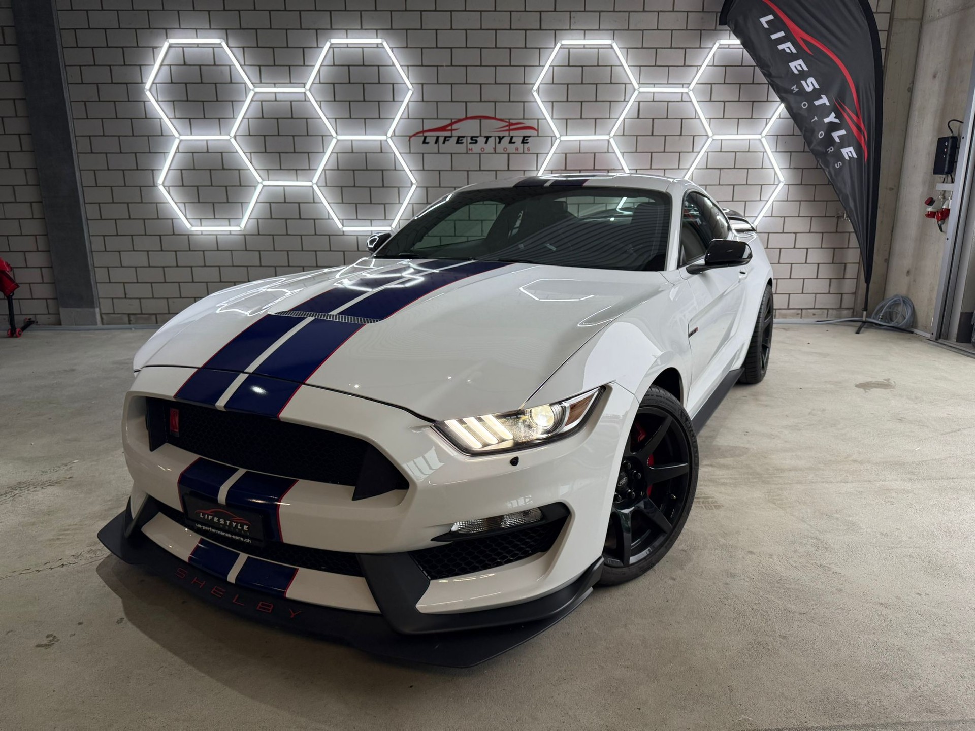 FORD Shelby GT350R-image-0