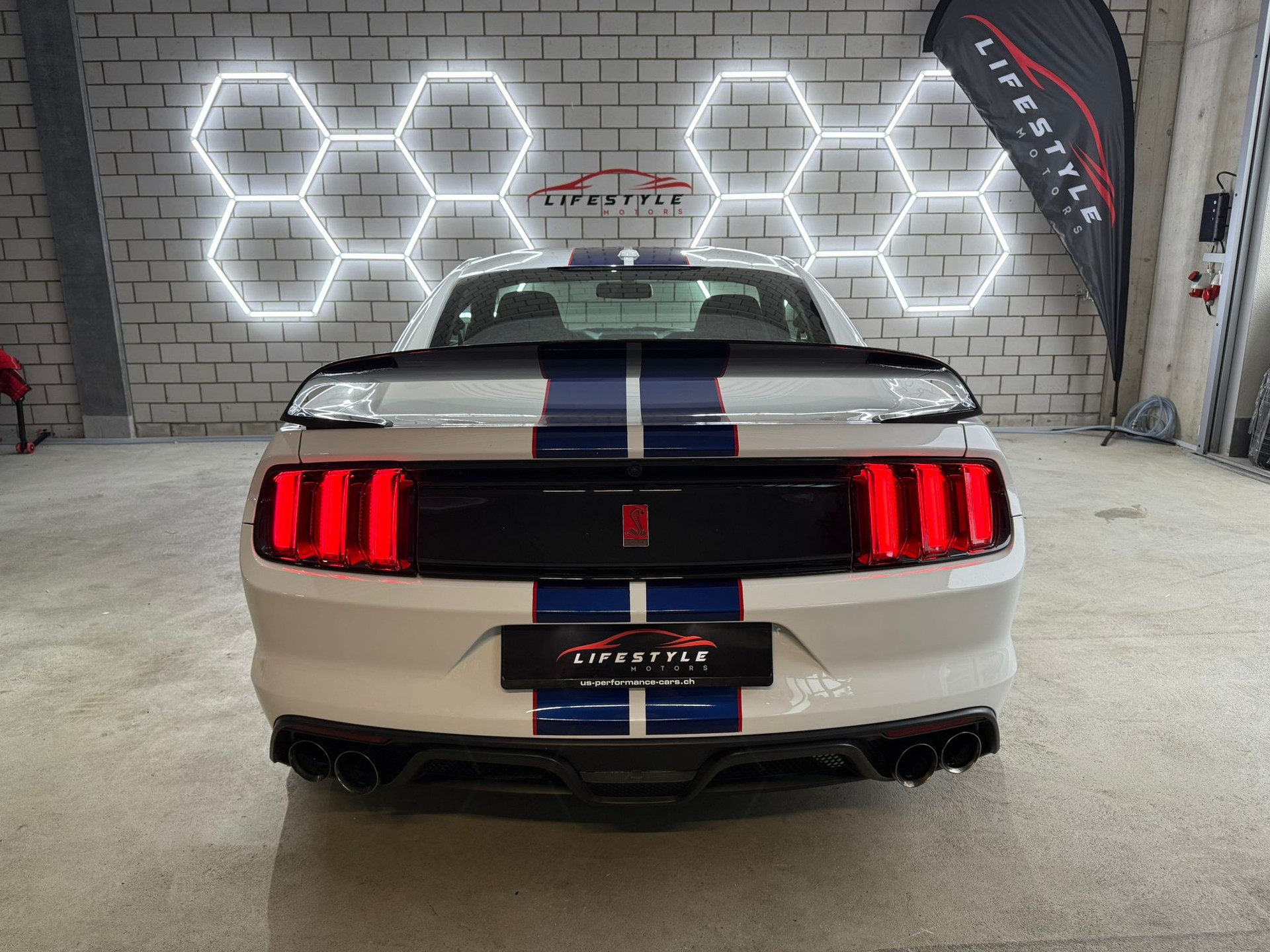 FORD Shelby GT350R-image-3