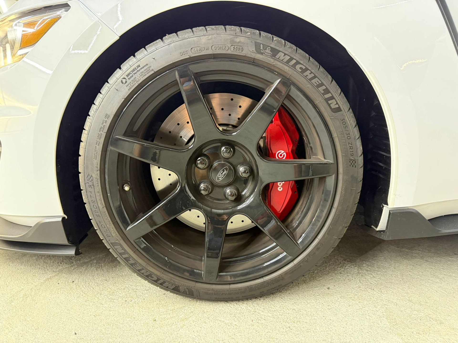 FORD Shelby GT350R-image-11