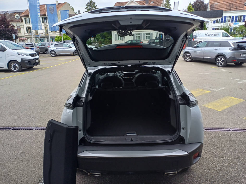 PEUGEOT 2008 1.2 Hybrid Allure Premium-image-4
