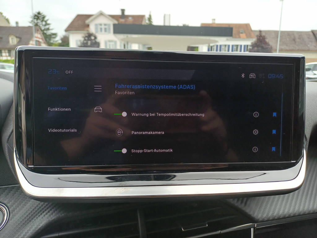 PEUGEOT 2008 1.2 Hybrid Allure Premium-image-10
