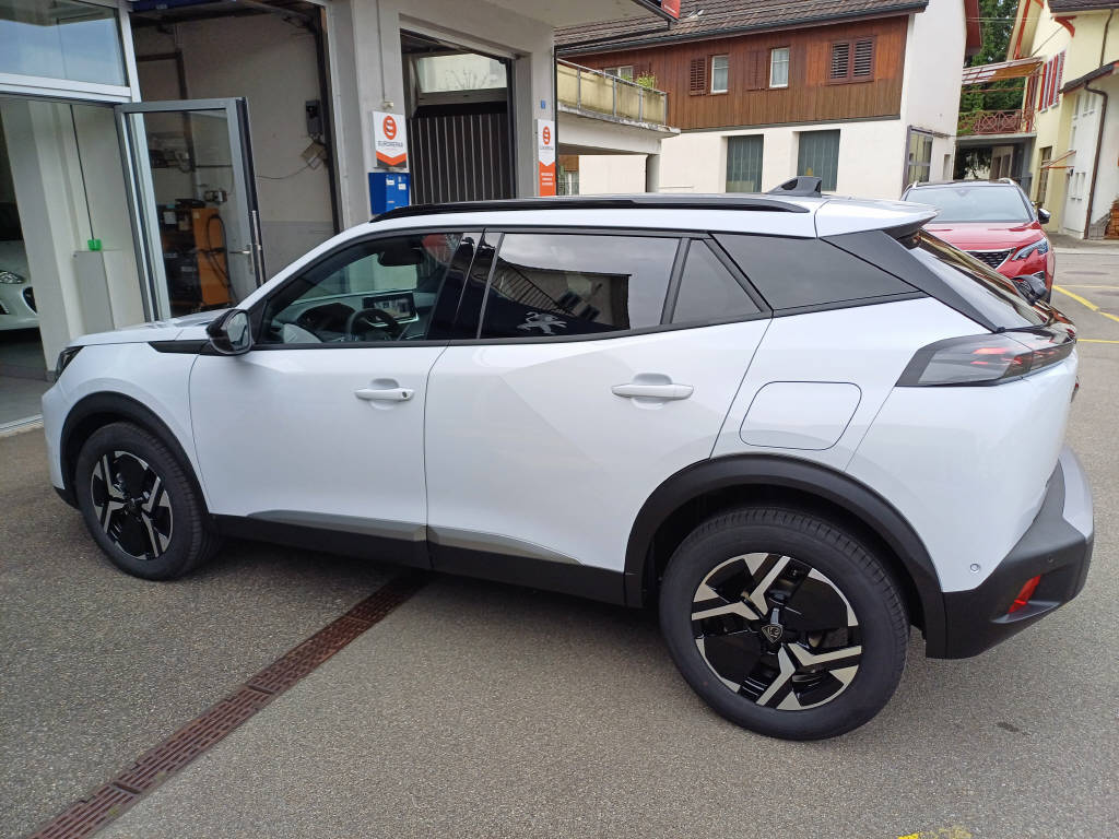 PEUGEOT 2008 1.2 Hybrid Allure Premium-image-2