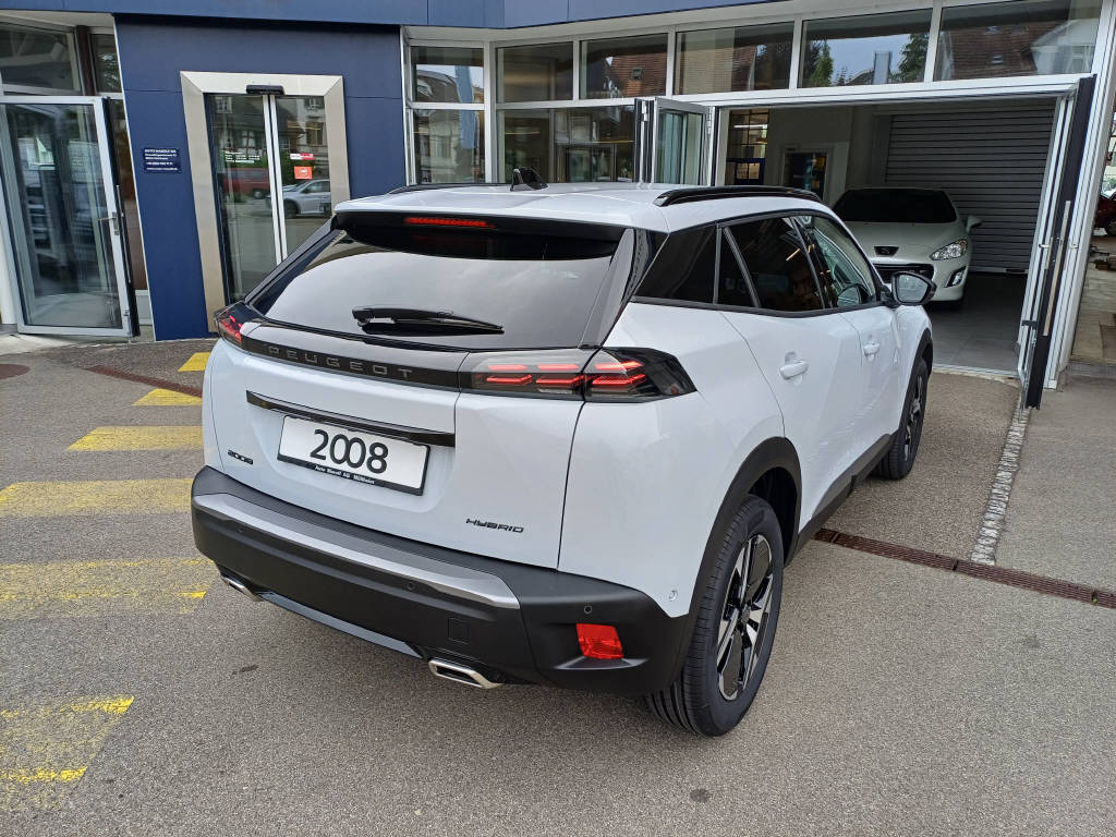 PEUGEOT 2008 1.2 Hybrid Allure Premium-image-3
