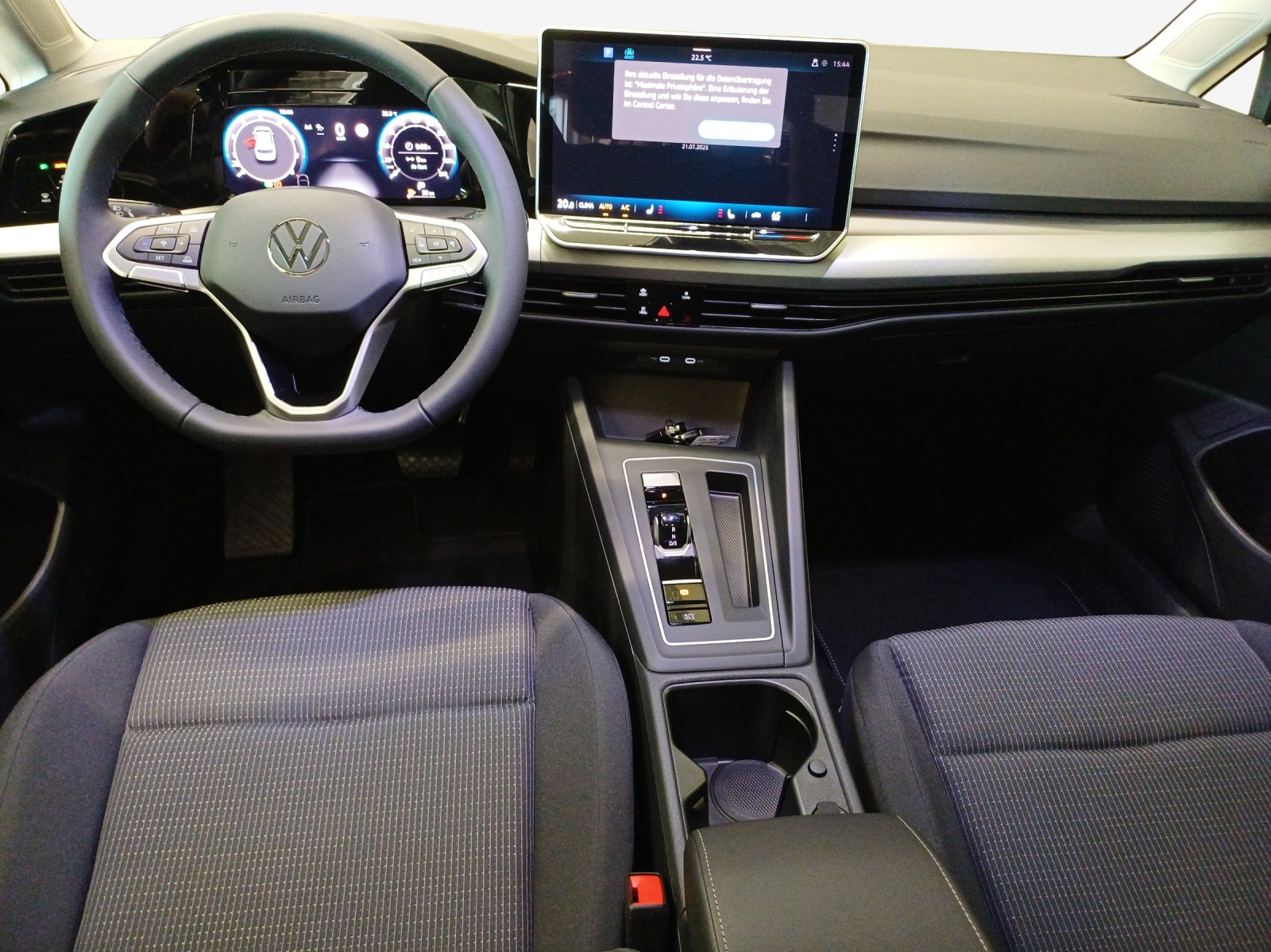 VW Golf 1.5 e TSI mHEV Basis DSG-image-8
