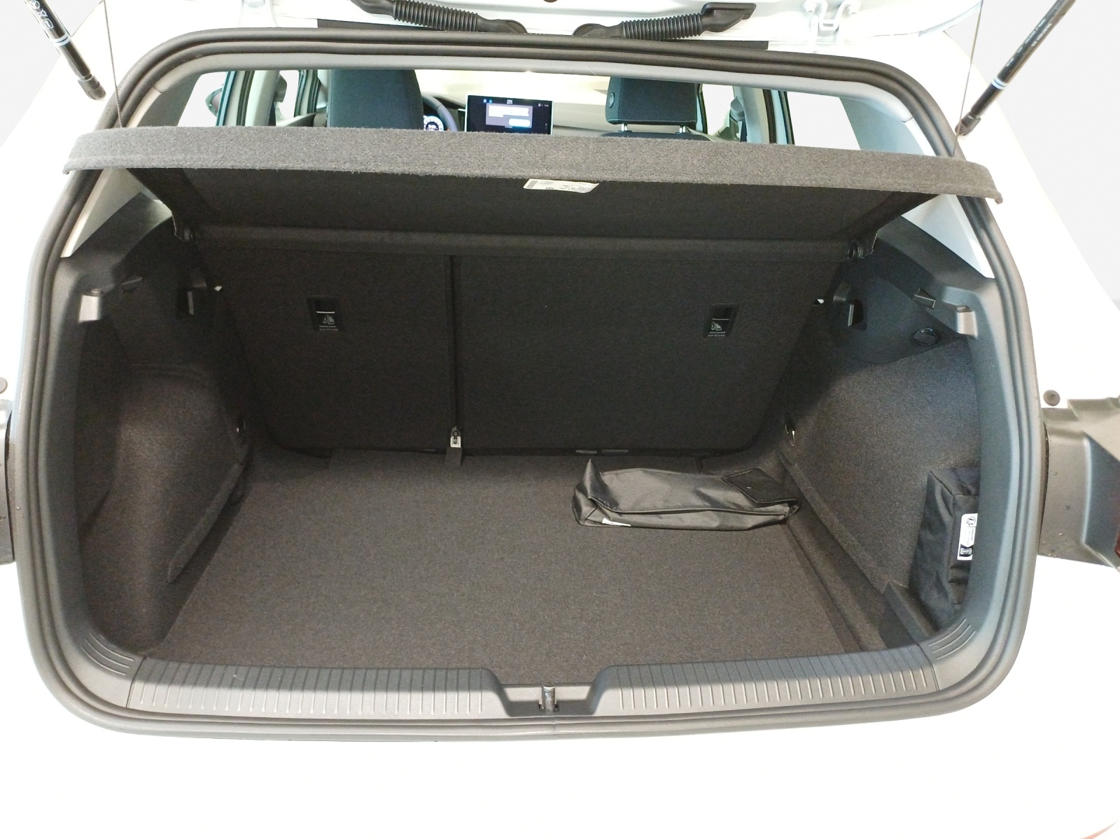 VW Golf 1.5 e TSI mHEV Basis DSG-image-12