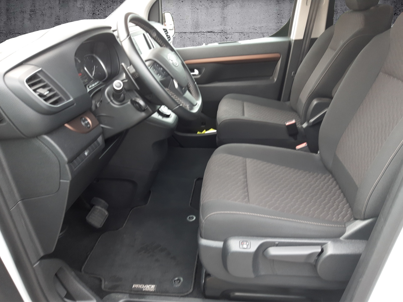 TOYOTA Proace Verso 2.0 D-4D Trend Long Automatic-image-3