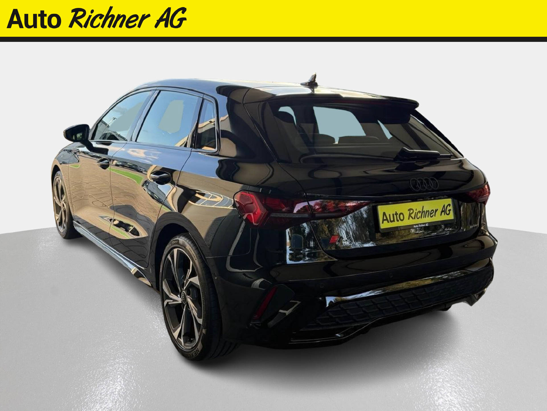 AUDI A3 Sportback 1.5 35 TFSI S Line S-Tronic-image-4