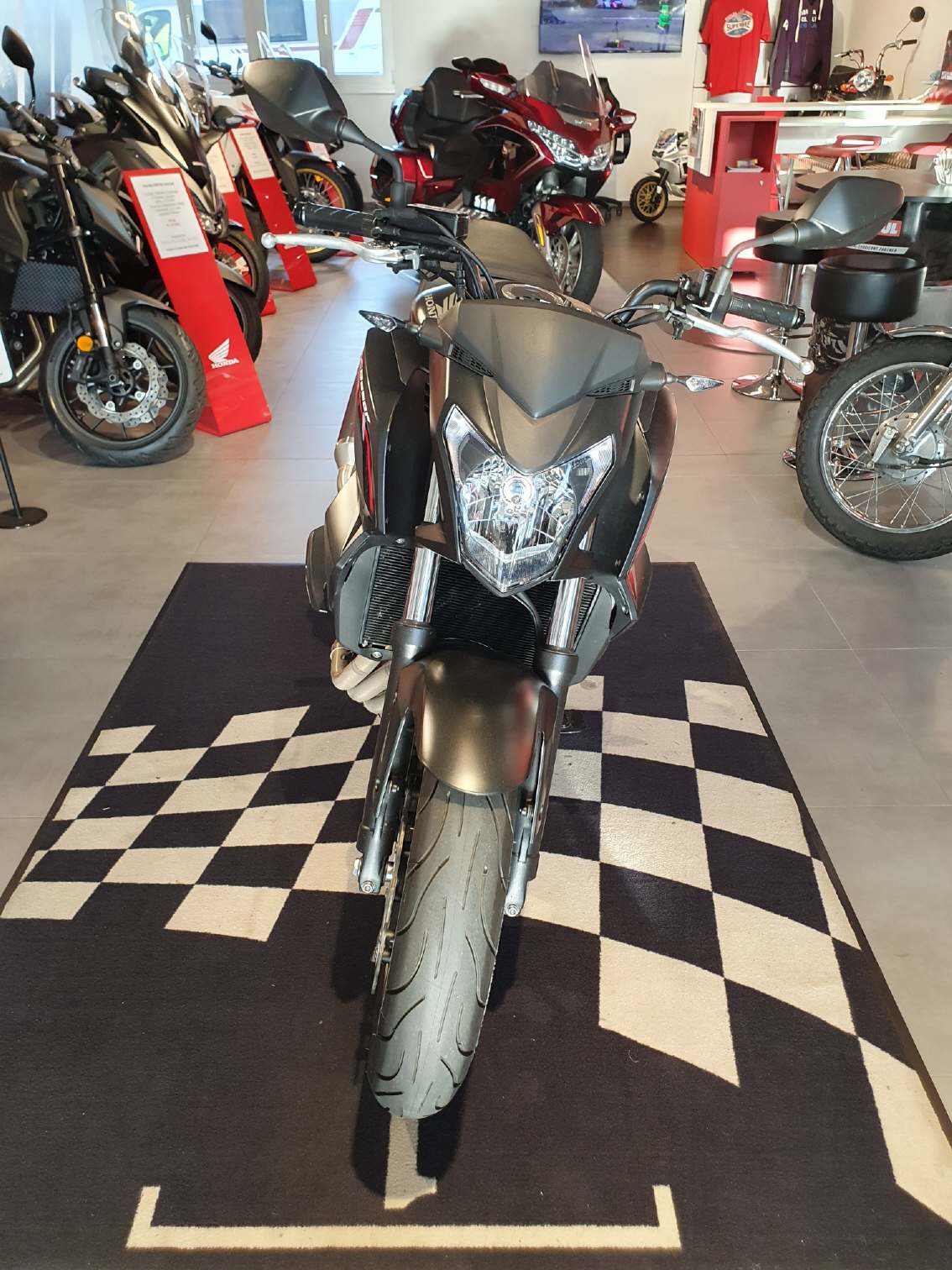 HONDA CB 650 F ABS-showroom-element-1