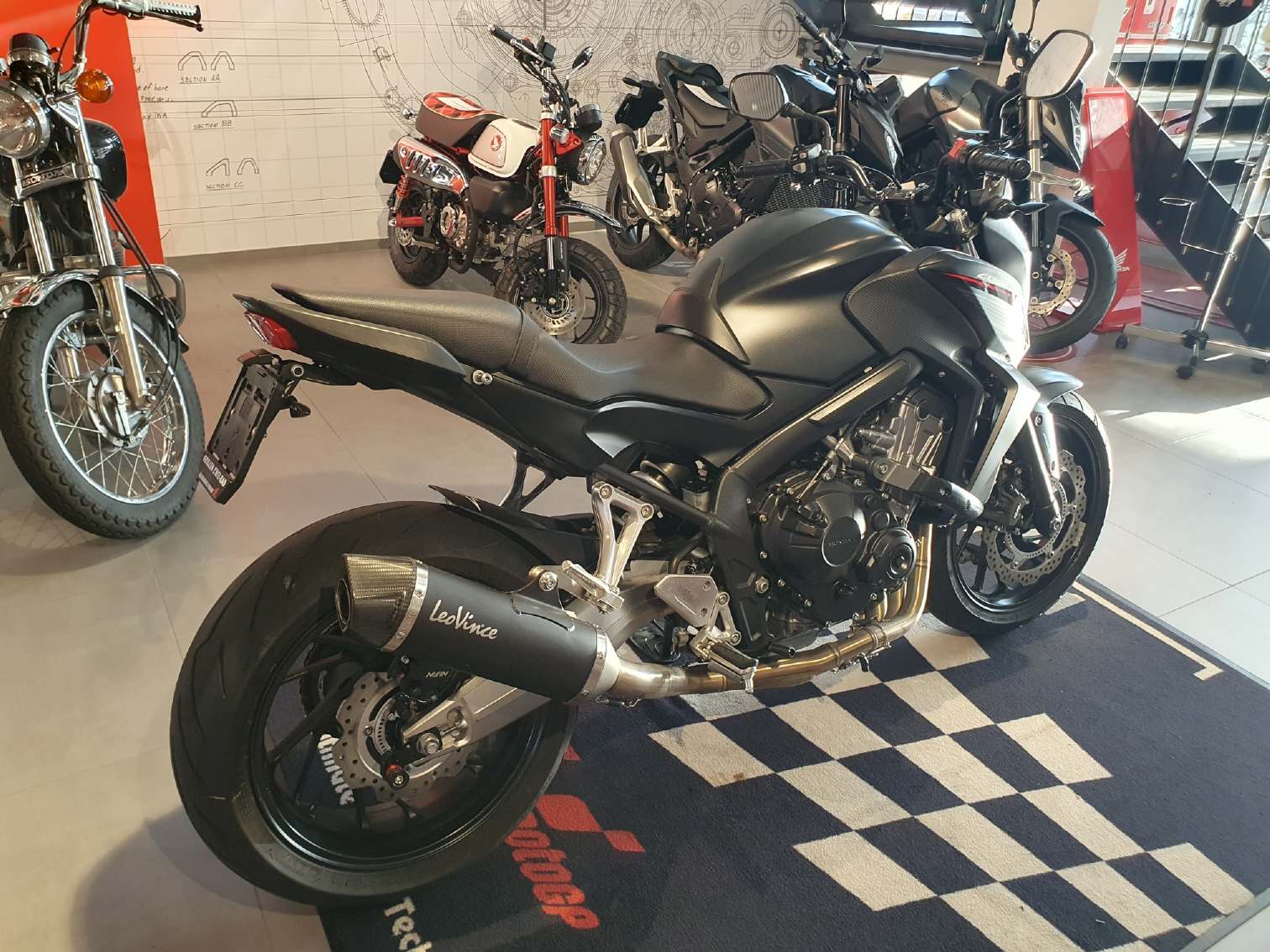 HONDA CB 650 F ABS-showroom-element-3