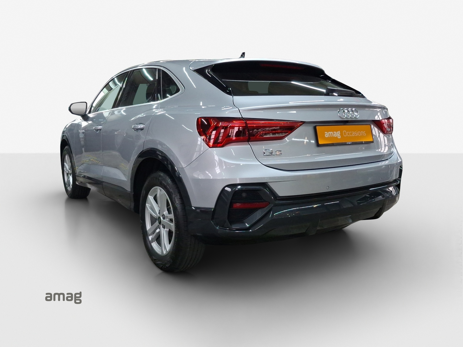 AUDI Q3 Sportback 35 TFSI Attraction S-tronic-image-2