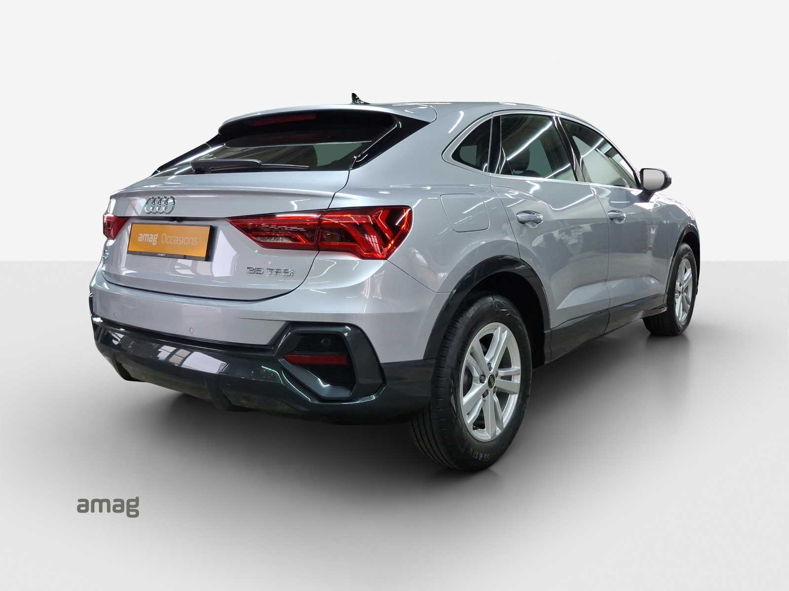 AUDI Q3 Sportback 35 TFSI Attraction S-tronic-image-4