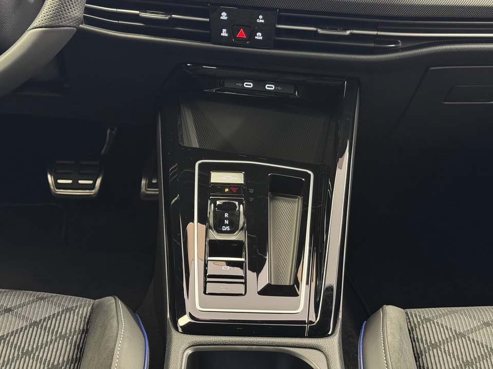 Golf VIII 1.5 eTSI R-Line DSG