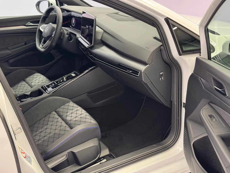 Golf VIII 1.5 eTSI R-Line DSG