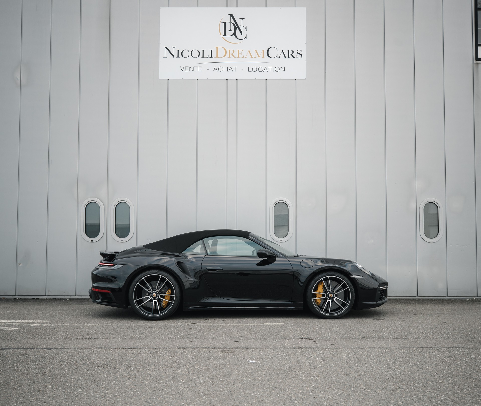 PORSCHE 911 Turbo S Cabriolet PDK-image-1