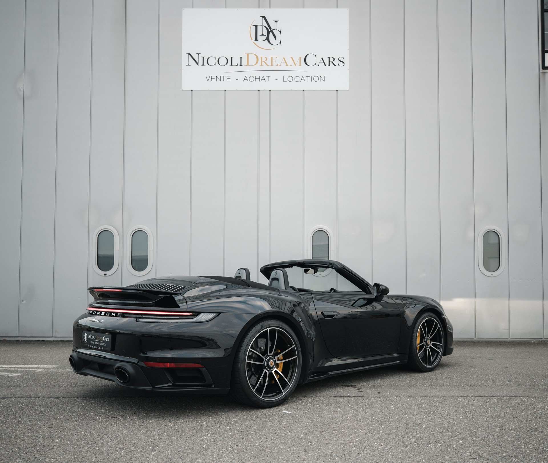 PORSCHE 911 Turbo S Cabriolet PDK-image-3