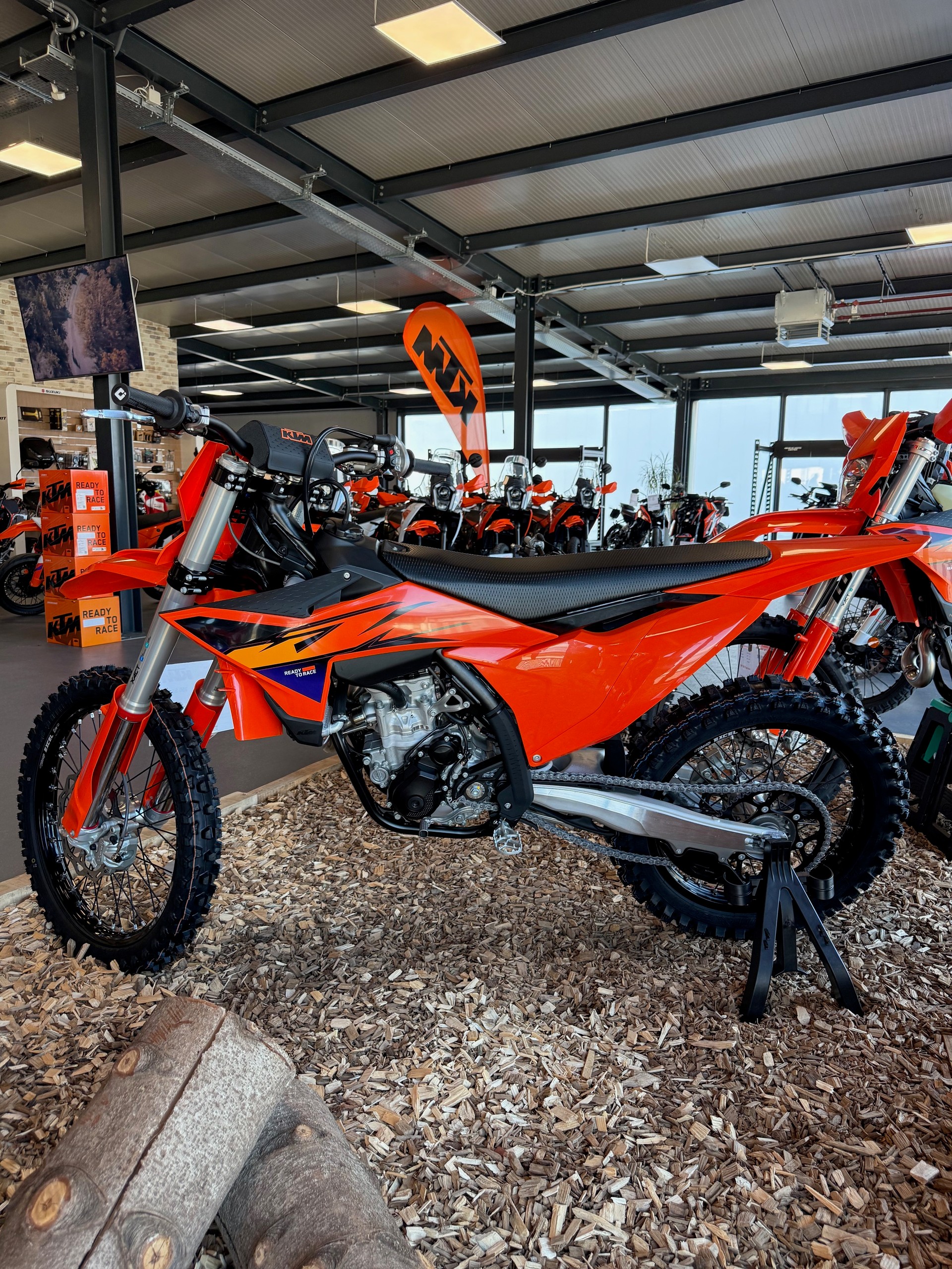KTM 250 SX-F 2026-showroom-element-2