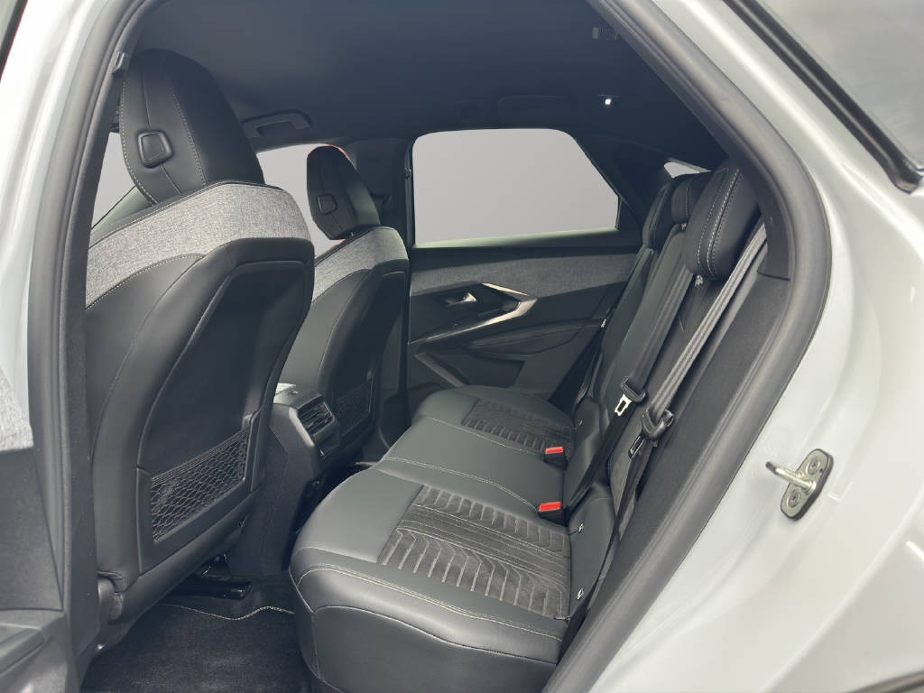 PEUGEOT 3008 1.2 Hybrid GT-image-6