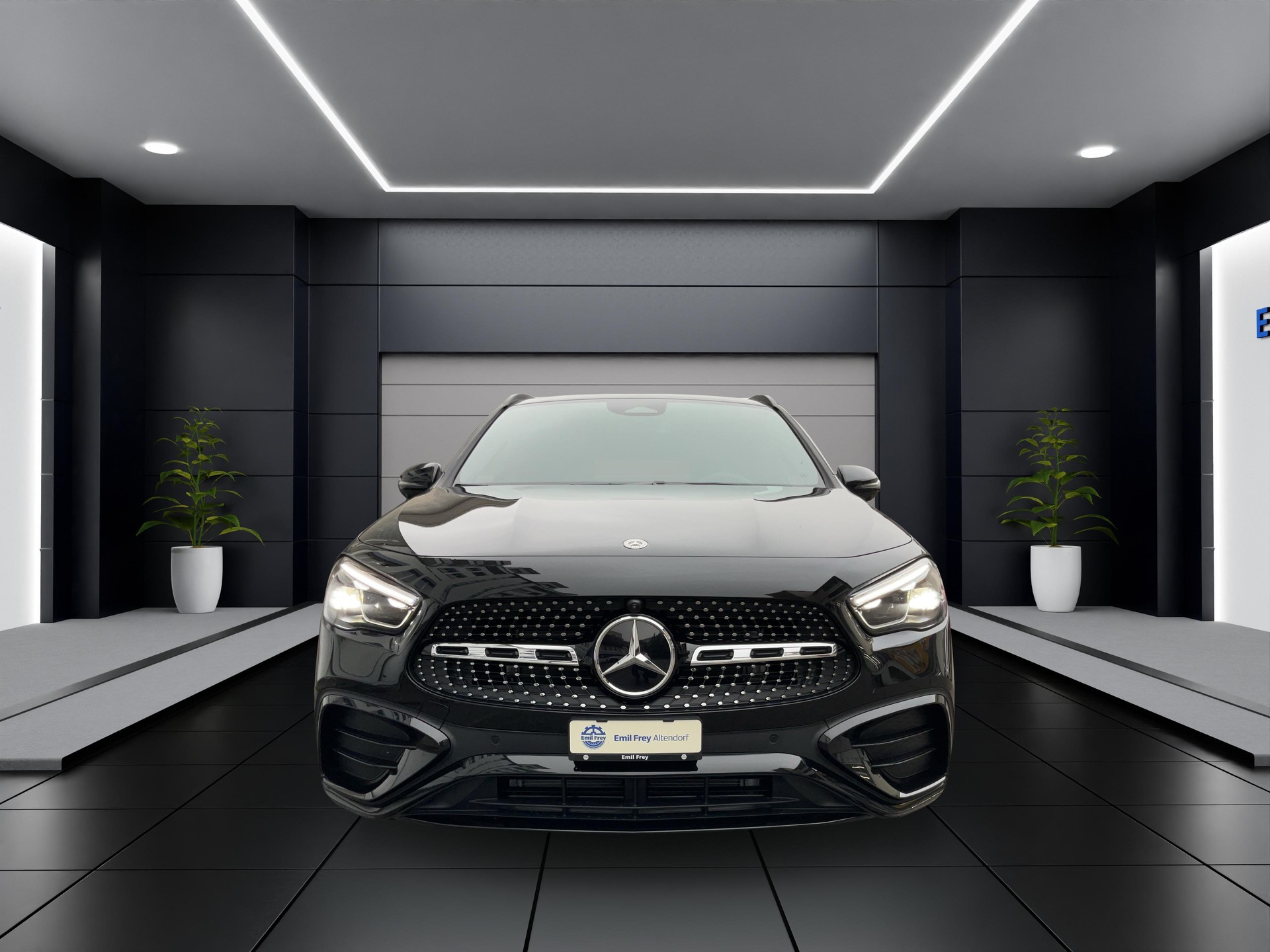 MERCEDES-BENZ GLA 250 4MATIC Swiss Star AMG Line-image-1