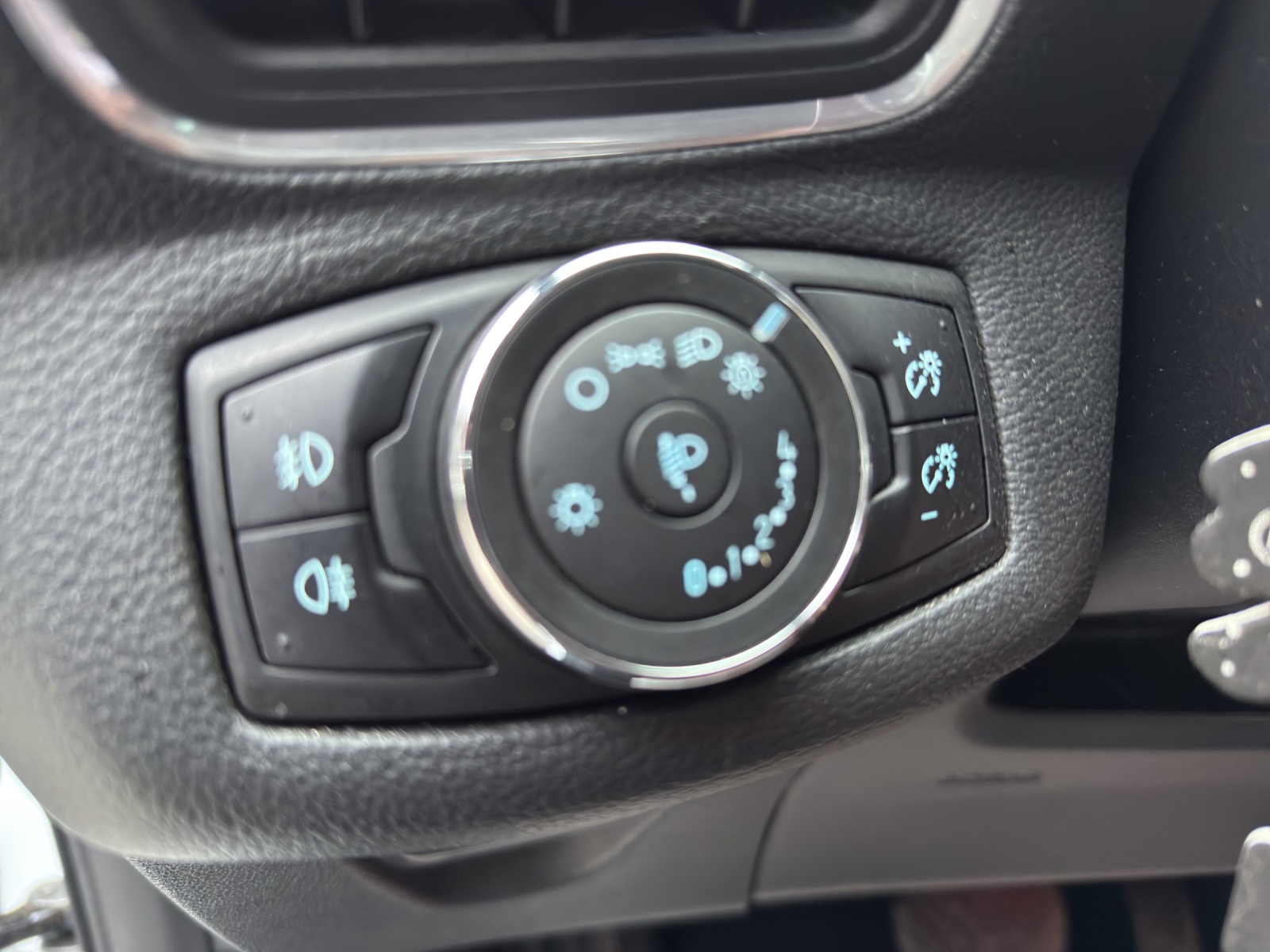 FORD B-Max 1.6 Ti-VCT Trend PowerShift-image-26