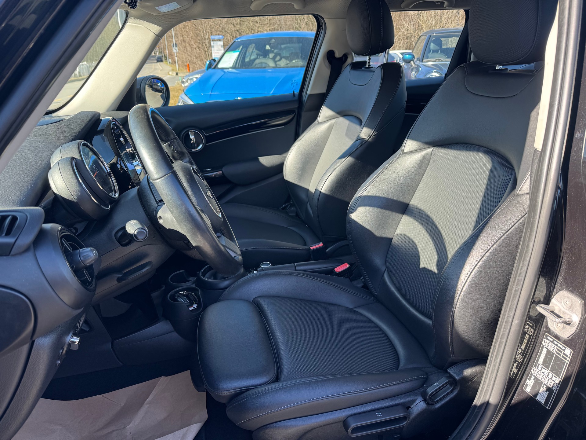 MINI Cooper Camden Edition Steptronic DKG-image-8