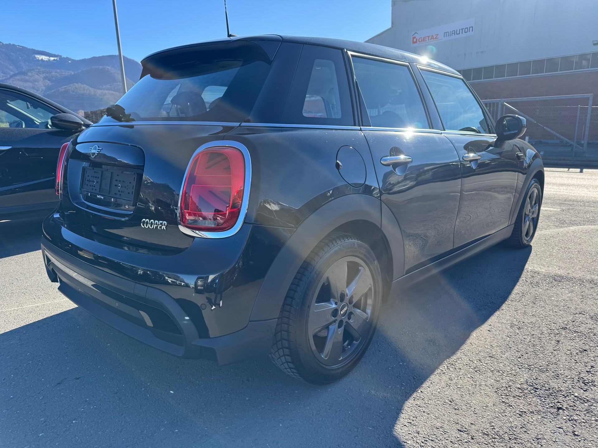 MINI Cooper Camden Edition Steptronic DKG-image-3