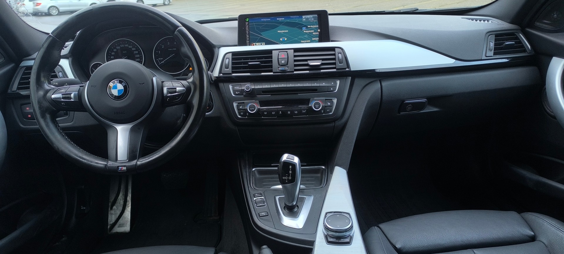 BMW 328i xDrive Touring M Sportpaket Steptronic-image-9