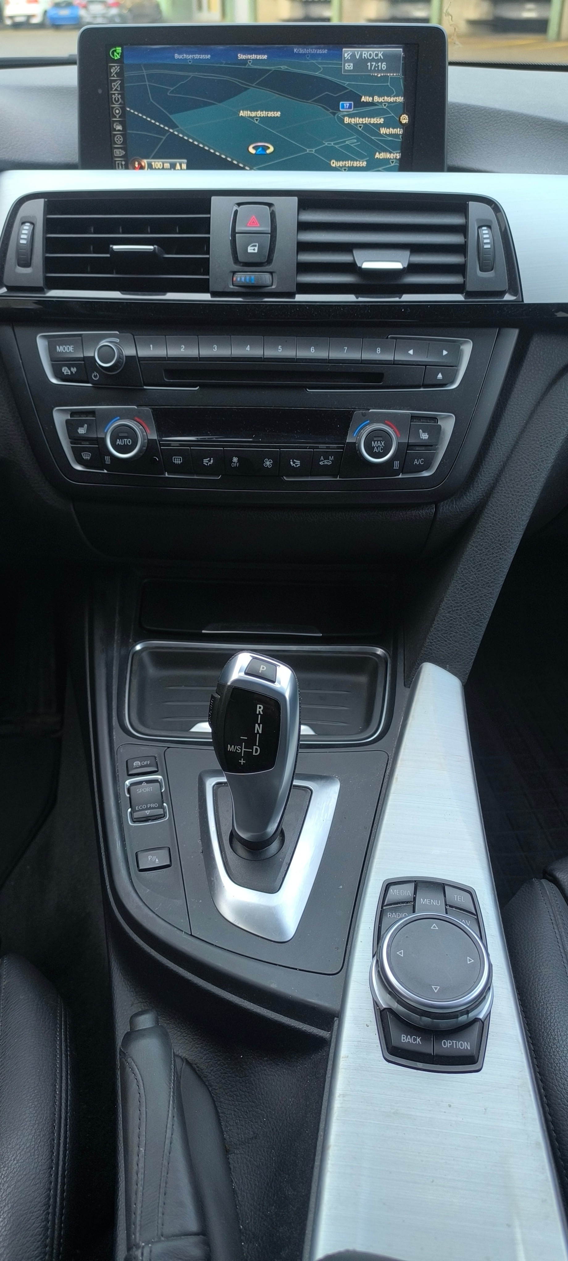 BMW 328i xDrive Touring M Sportpaket Steptronic-image-10