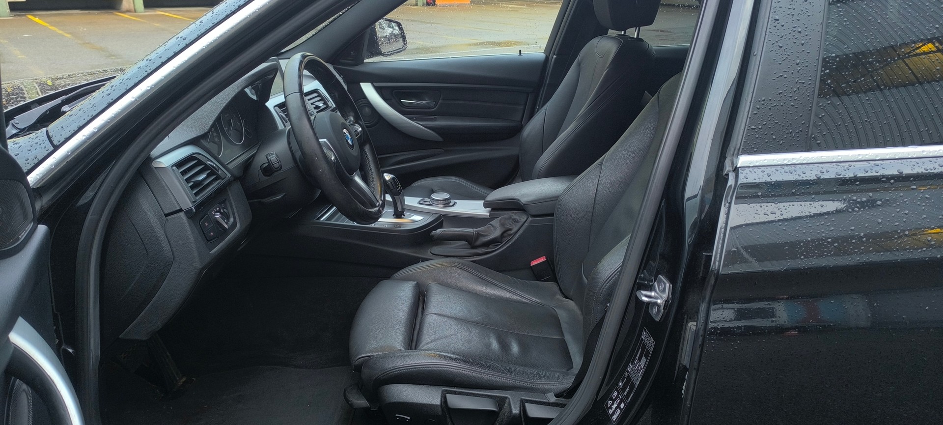 BMW 328i xDrive Touring M Sportpaket Steptronic-image-11