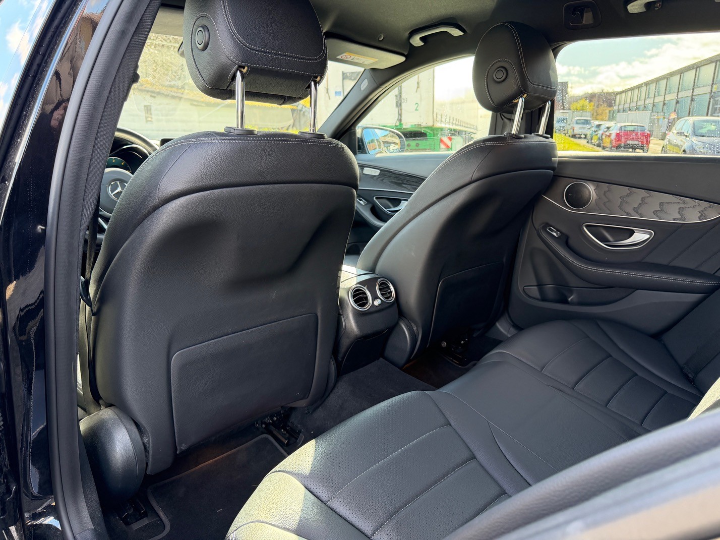 MERCEDES-BENZ C 220 d Swiss Star AMG Line 4M 9G-Tronic-image-10