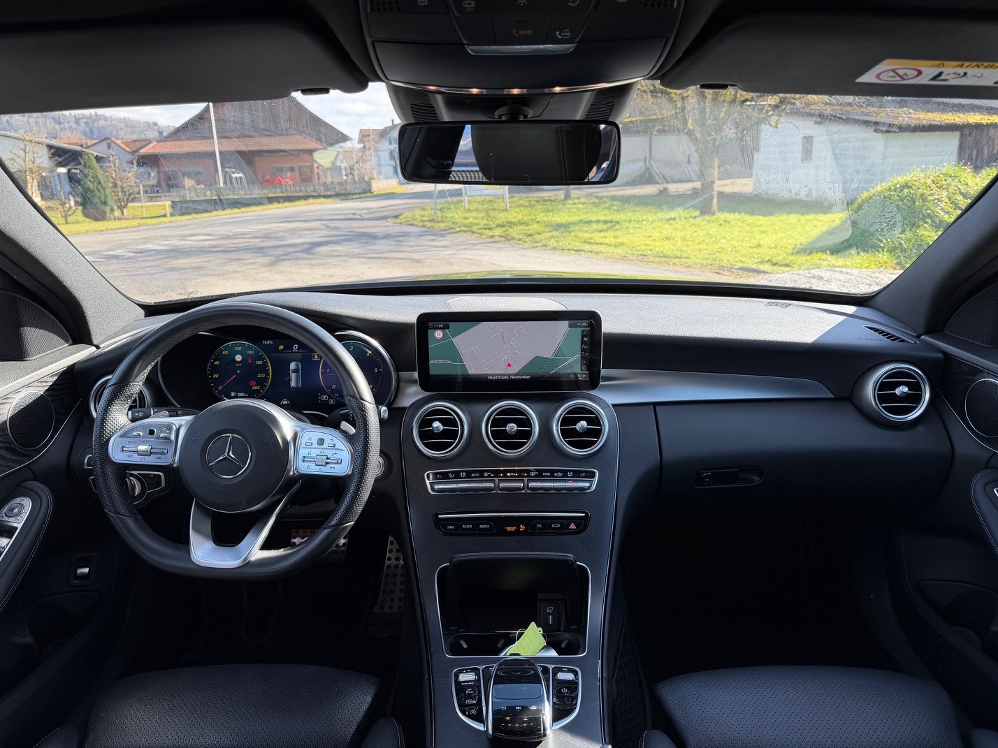 MERCEDES-BENZ C 220 d Swiss Star AMG Line 4M 9G-Tronic-image-6