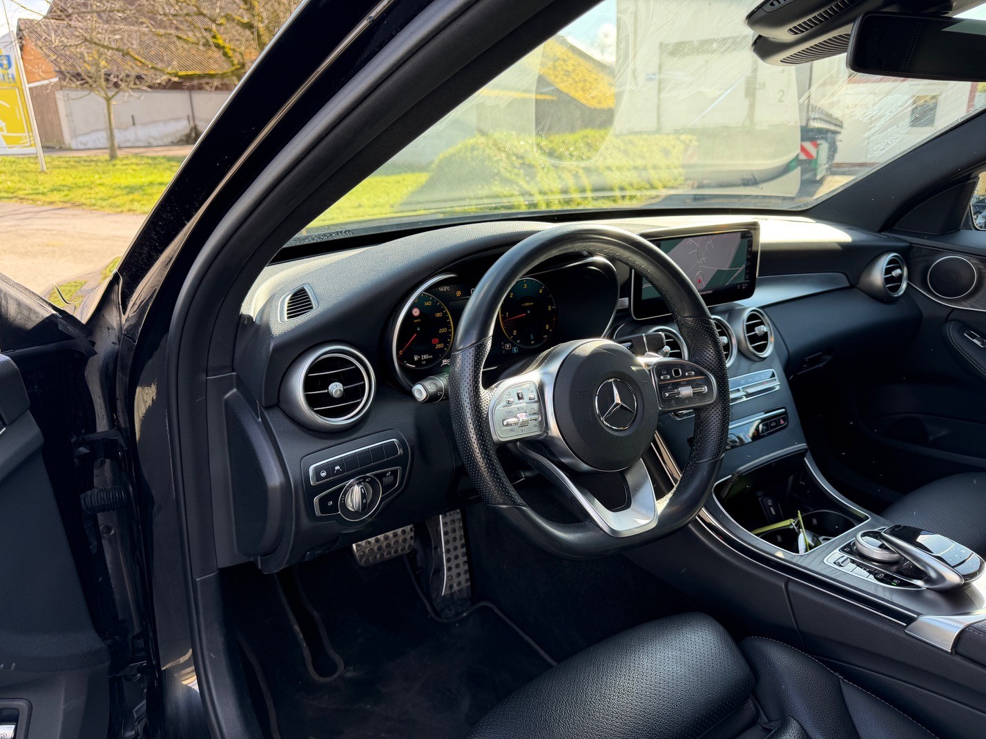 MERCEDES-BENZ C 220 d Swiss Star AMG Line 4M 9G-Tronic-image-7