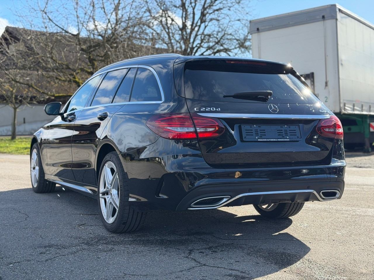 MERCEDES-BENZ C 220 d Swiss Star AMG Line 4M 9G-Tronic-image-5
