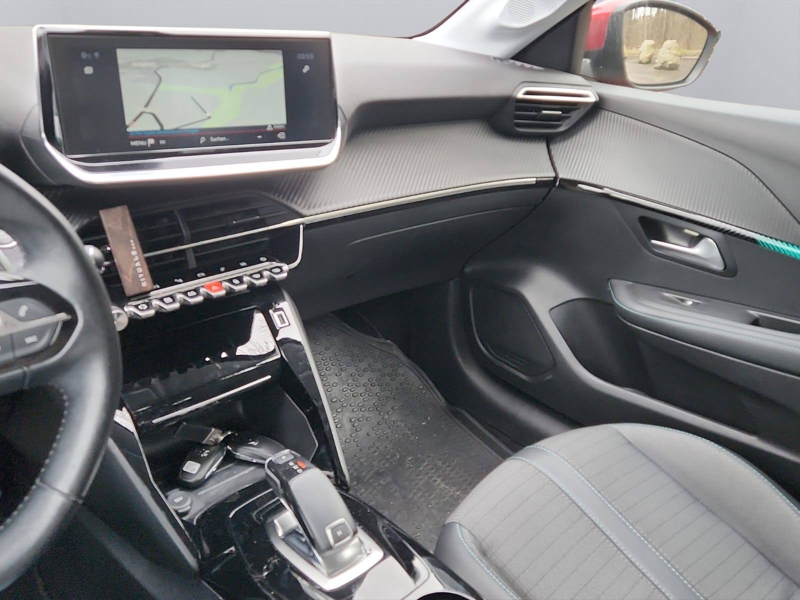 PEUGEOT 208 1.2 PureTech GT Line EAT8-image-10
