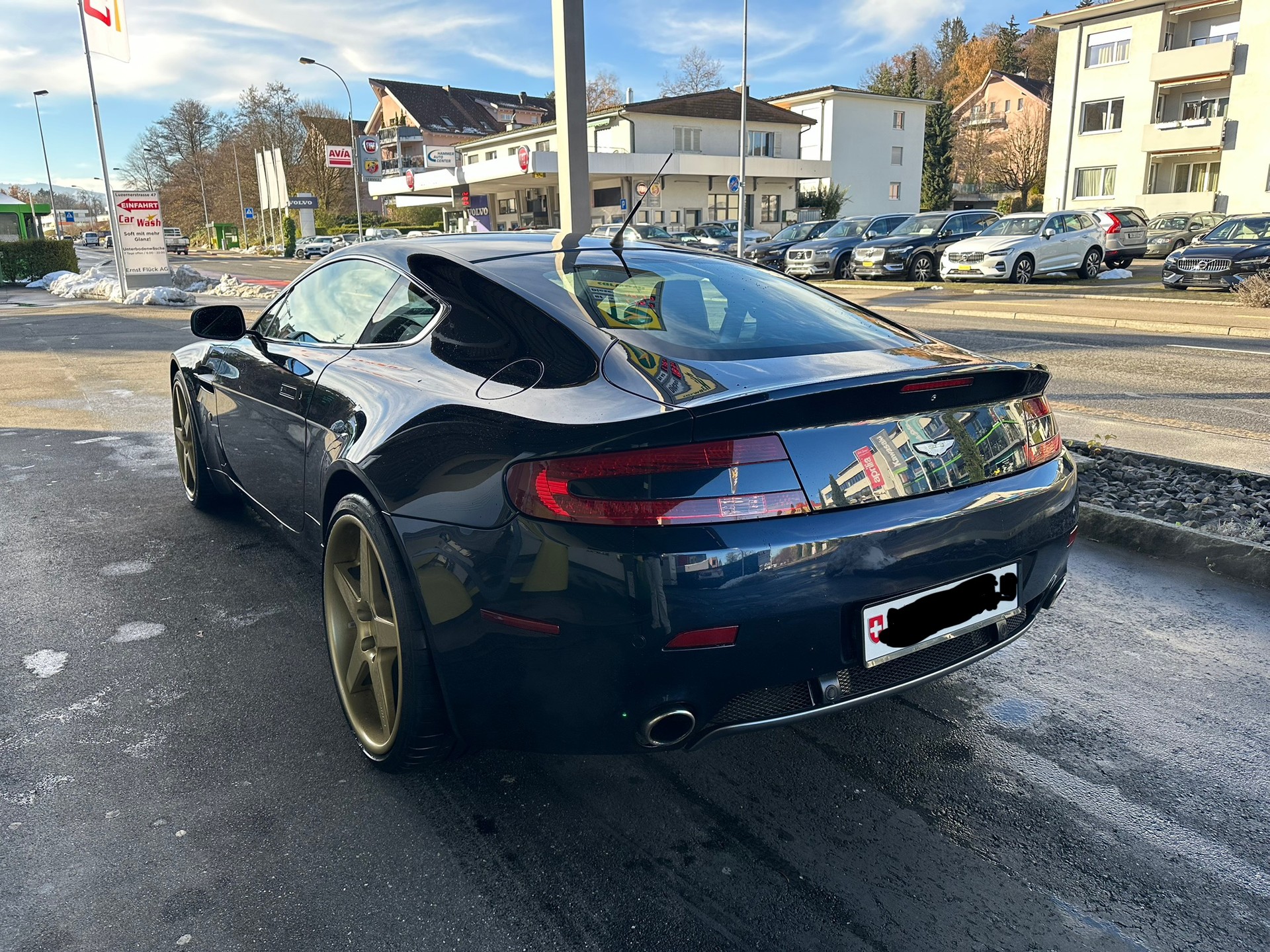 ASTON MARTIN V8 Vantage 4.3-image-2
