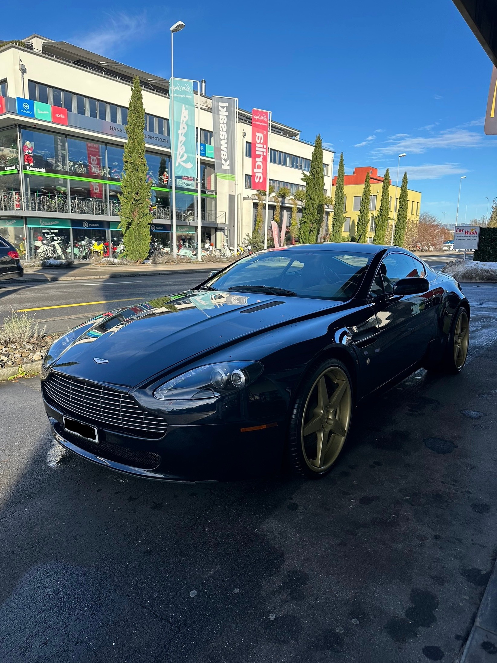 ASTON MARTIN V8 Vantage 4.3-image-1
