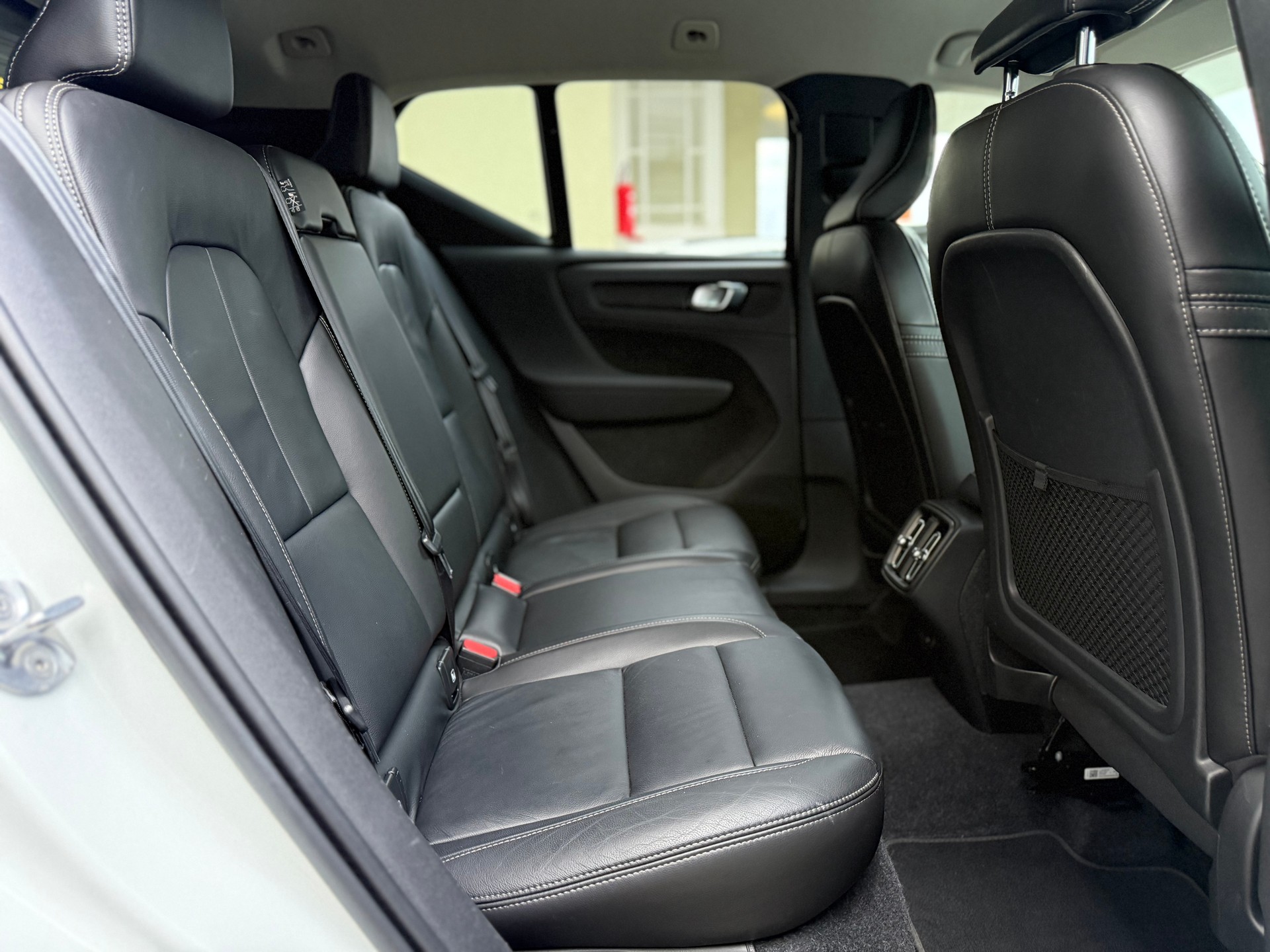 VOLVO XC40 B4 Benzin Mild Hybrid AWD Plus Bright DCT-image-11