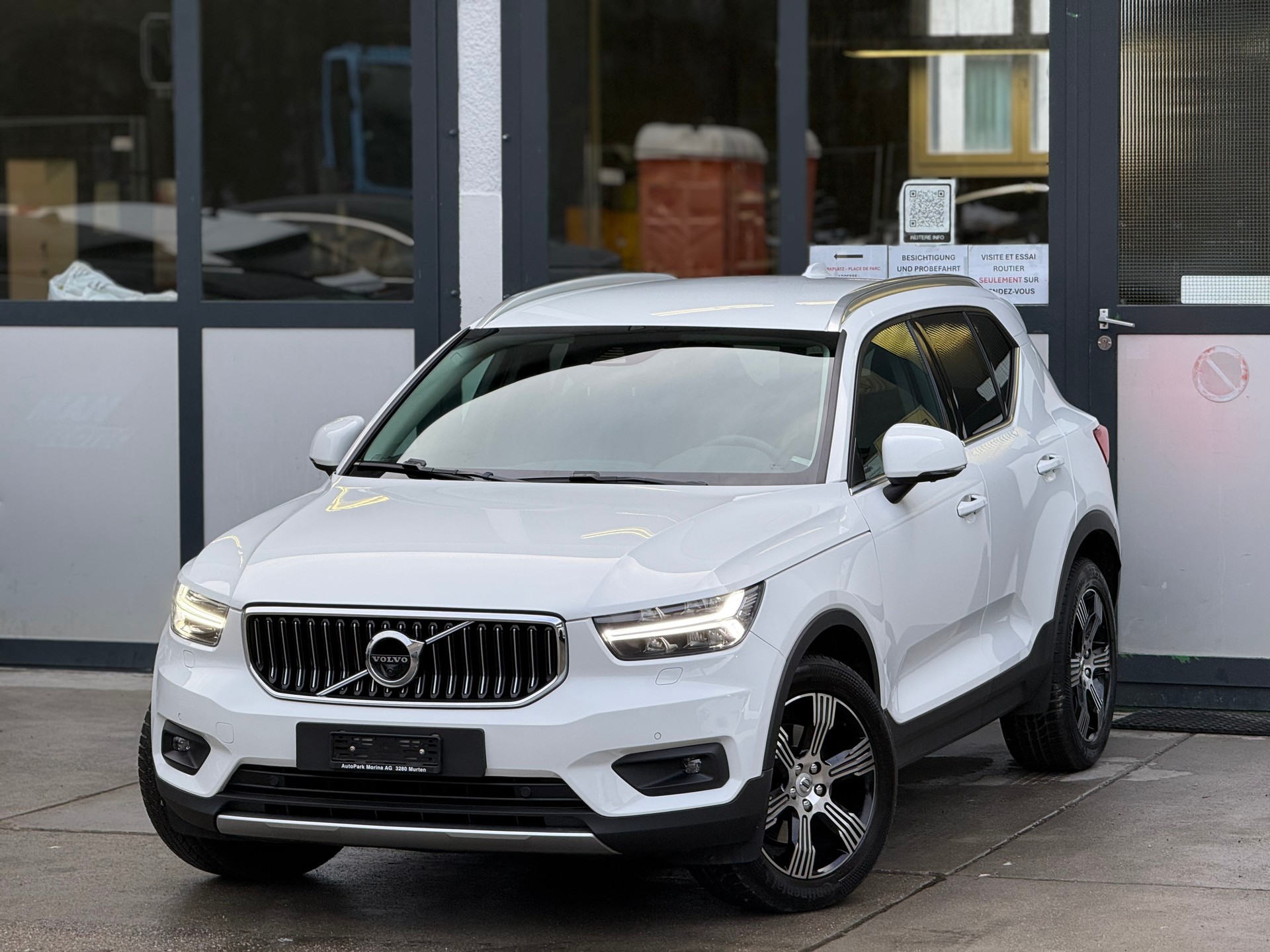 VOLVO XC40 B4 Benzin Mild Hybrid AWD Plus Bright DCT-image-0