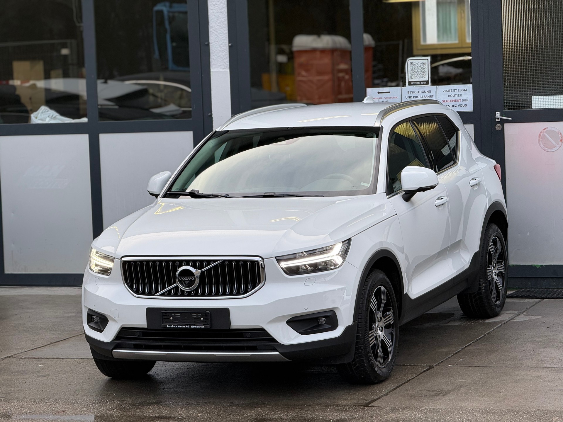VOLVO XC40 B4 Benzin Mild Hybrid AWD Plus Bright DCT-image-1