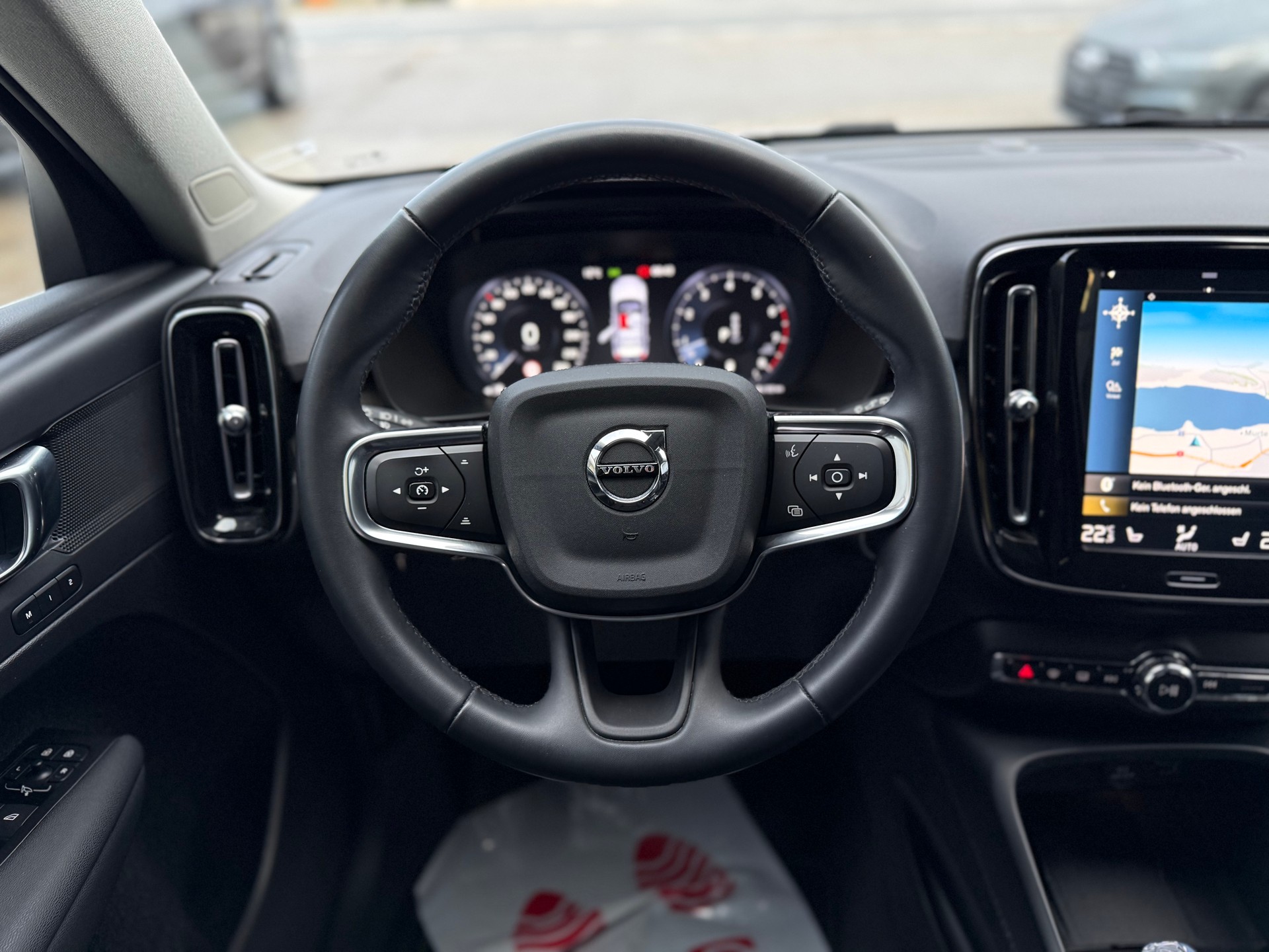 VOLVO XC40 B4 Benzin Mild Hybrid AWD Plus Bright DCT-image-14