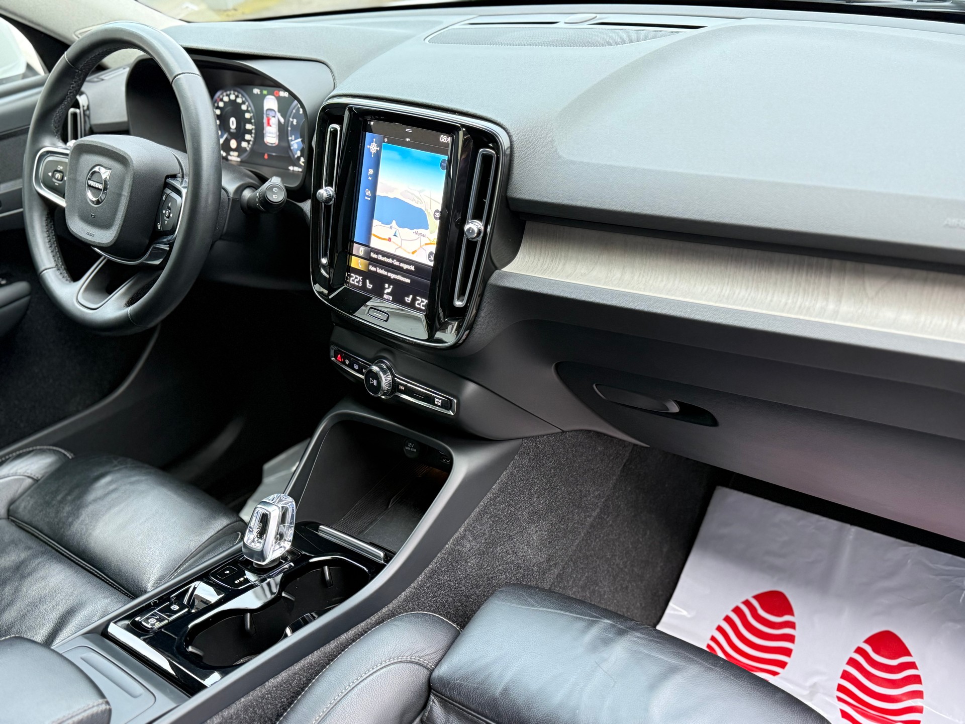 VOLVO XC40 B4 Benzin Mild Hybrid AWD Plus Bright DCT-image-13
