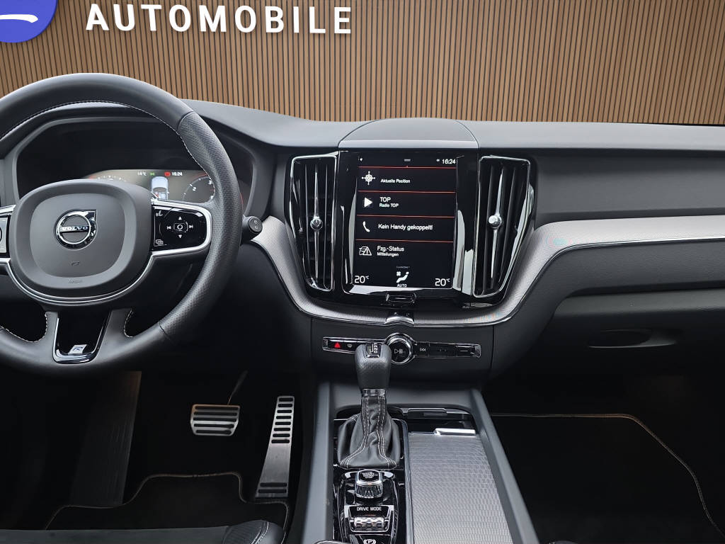 VOLVO XC60 2.0 D5 R-Design AWD-image-17