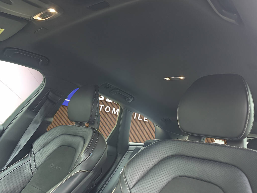VOLVO XC60 2.0 D5 R-Design AWD-image-12